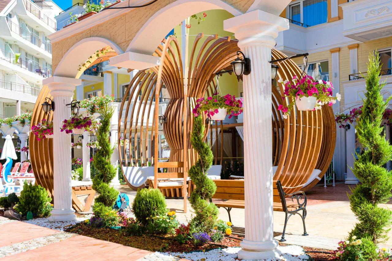 Sweet Homes Apartments Pantai Sunny Bagian luar foto